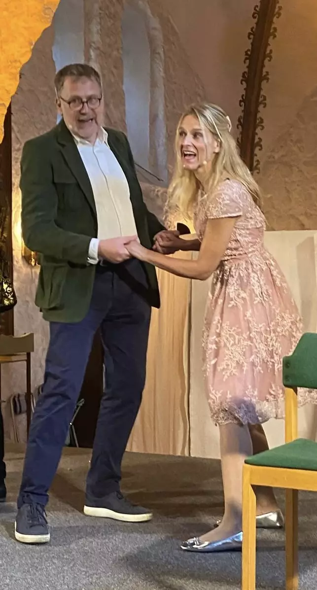 2a7027bf 3ccc 4b6f 9bdc 1e5372b3a9ac